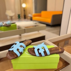 SAM EDELMAN(三姆爱德曼) 是来自纽约的轻奢设计师品牌 虞书欣代言同款🫰时尚休闲一字拖鞋 美式 SAM EDELMAN(三姆爱德曼) 是来自纽约的轻奢设计师品牌 虞书欣代言同款🫰时尚休闲一字拖鞋 美式