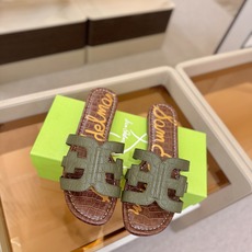 SAM EDELMAN(三姆爱德曼) 是来自纽约的轻奢设计师品牌 虞书欣代言同款🫰时尚休闲一字拖鞋 美式 SAM EDELMAN(三姆爱德曼) 是来自纽约的轻奢设计师品牌 虞书欣代言同款🫰时尚休闲一字拖鞋 美式