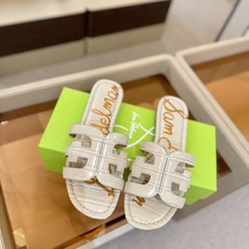 SAM EDELMAN(三姆爱德曼) 是来自纽约的轻奢设计师品牌 虞书欣代言同款🫰时尚休闲一字拖鞋 美式 SAM EDELMAN(三姆爱德曼) 是来自纽约的轻奢设计师品牌 虞书欣代言同款🫰时尚休闲一字拖鞋 美式