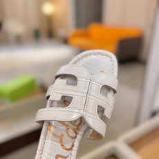 SAM EDELMAN(三姆爱德曼) 是来自纽约的轻奢设计师品牌 虞书欣代言同款🫰时尚休闲一字拖鞋 美式 SAM EDELMAN(三姆爱德曼) 是来自纽约的轻奢设计师品牌 虞书欣代言同款🫰时尚休闲一字拖鞋 美式