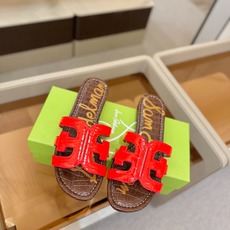 SAM EDELMAN(三姆爱德曼) 是来自纽约的轻奢设计师品牌 虞书欣代言同款🫰时尚休闲一字拖鞋 美式 SAM EDELMAN(三姆爱德曼) 是来自纽约的轻奢设计师品牌 虞书欣代言同款🫰时尚休闲一字拖鞋 美式
