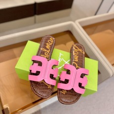 SAM EDELMAN(三姆爱德曼) 是来自纽约的轻奢设计师品牌 虞书欣代言同款🫰时尚休闲一字拖鞋 美式 SAM EDELMAN(三姆爱德曼) 是来自纽约的轻奢设计师品牌 虞书欣代言同款🫰时尚休闲一字拖鞋 美式