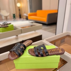 SAM EDELMAN(三姆爱德曼) 是来自纽约的轻奢设计师品牌 虞书欣代言同款🫰时尚休闲一字拖鞋 美式 SAM EDELMAN(三姆爱德曼) 是来自纽约的轻奢设计师品牌 虞书欣代言同款🫰时尚休闲一字拖鞋 美式