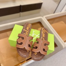 SAM EDELMAN(三姆爱德曼) 是来自纽约的轻奢设计师品牌 虞书欣代言同款🫰时尚休闲一字拖鞋 美式 SAM EDELMAN(三姆爱德曼) 是来自纽约的轻奢设计师品牌 虞书欣代言同款🫰时尚休闲一字拖鞋 美式