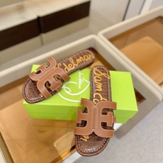 SAM EDELMAN(三姆爱德曼) 是来自纽约的轻奢设计师品牌 虞书欣代言同款🫰时尚休闲一字拖鞋 美式 SAM EDELMAN(三姆爱德曼) 是来自纽约的轻奢设计师品牌 虞书欣代言同款🫰时尚休闲一字拖鞋 美式