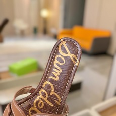 SAM EDELMAN(三姆爱德曼) 是来自纽约的轻奢设计师品牌 虞书欣代言同款🫰时尚休闲一字拖鞋 美式 SAM EDELMAN(三姆爱德曼) 是来自纽约的轻奢设计师品牌 虞书欣代言同款🫰时尚休闲一字拖鞋 美式