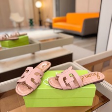 SAM EDELMAN(三姆爱德曼) 是来自纽约的轻奢设计师品牌 虞书欣代言同款🫰时尚休闲一字拖鞋 美式 SAM EDELMAN(三姆爱德曼) 是来自纽约的轻奢设计师品牌 虞书欣代言同款🫰时尚休闲一字拖鞋 美式