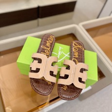 SAM EDELMAN(三姆爱德曼) 是来自纽约的轻奢设计师品牌 虞书欣代言同款🫰时尚休闲一字拖鞋 美式 SAM EDELMAN(三姆爱德曼) 是来自纽约的轻奢设计师品牌 虞书欣代言同款🫰时尚休闲一字拖鞋 美式