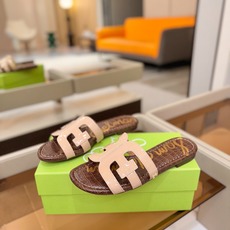 SAM EDELMAN(三姆爱德曼) 是来自纽约的轻奢设计师品牌 虞书欣代言同款🫰时尚休闲一字拖鞋 美式 SAM EDELMAN(三姆爱德曼) 是来自纽约的轻奢设计师品牌 虞书欣代言同款🫰时尚休闲一字拖鞋 美式