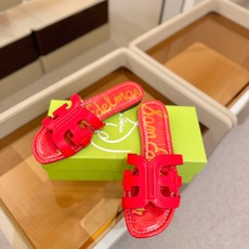 SAM EDELMAN(三姆爱德曼) 是来自纽约的轻奢设计师品牌 虞书欣代言同款🫰时尚休闲一字拖鞋 美式 SAM EDELMAN(三姆爱德曼) 是来自纽约的轻奢设计师品牌 虞书欣代言同款🫰时尚休闲一字拖鞋 美式