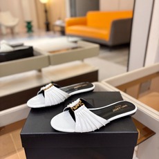 YSL「SAINT LAURENT*」 夏季新品 金属头优雅大气拖鞋——————————全新春夏系列 YSL「SAINT LAURENT*」 夏季新品 金属头优雅大气拖鞋——————————全新春夏系列