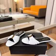 YSL「SAINT LAURENT*」 夏季新品 金属头优雅大气拖鞋——————————全新春夏系列 YSL「SAINT LAURENT*」 夏季新品 金属头优雅大气拖鞋——————————全新春夏系列