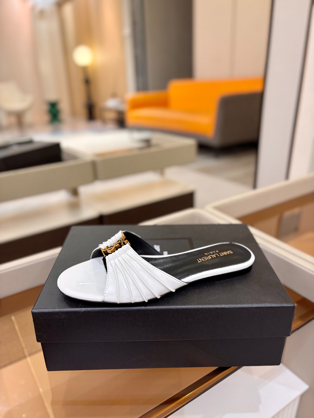 YSL「SAINT LAURENT*」  夏季新品 金属头优雅大气拖鞋——————————全新春夏系列 