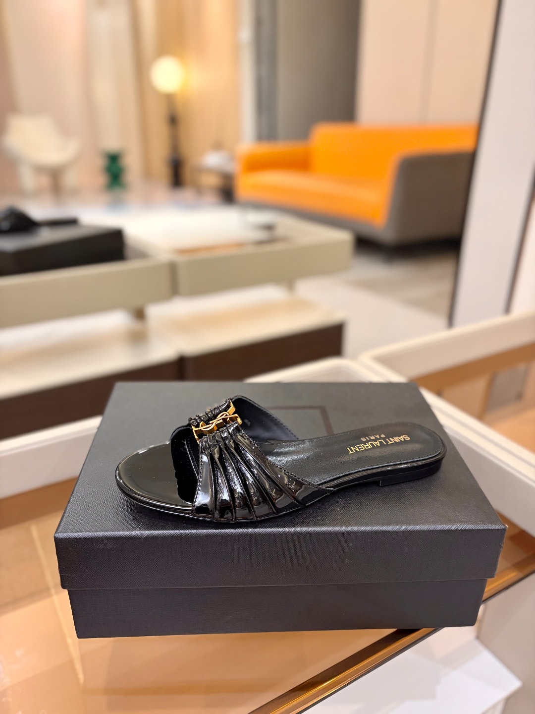 YSL「SAINT LAURENT*」  夏季新品 金属头优雅大气拖鞋——————————全新春夏系列 
