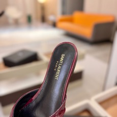 YSL「SAINT LAURENT*」 夏季新品 金属头优雅大气拖鞋——————————全新春夏系列 YSL「SAINT LAURENT*」 夏季新品 金属头优雅大气拖鞋——————————全新春夏系列
