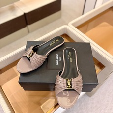 YSL「SAINT LAURENT*」 夏季新品 金属头优雅大气拖鞋——————————全新春夏系列 YSL「SAINT LAURENT*」 夏季新品 金属头优雅大气拖鞋——————————全新春夏系列