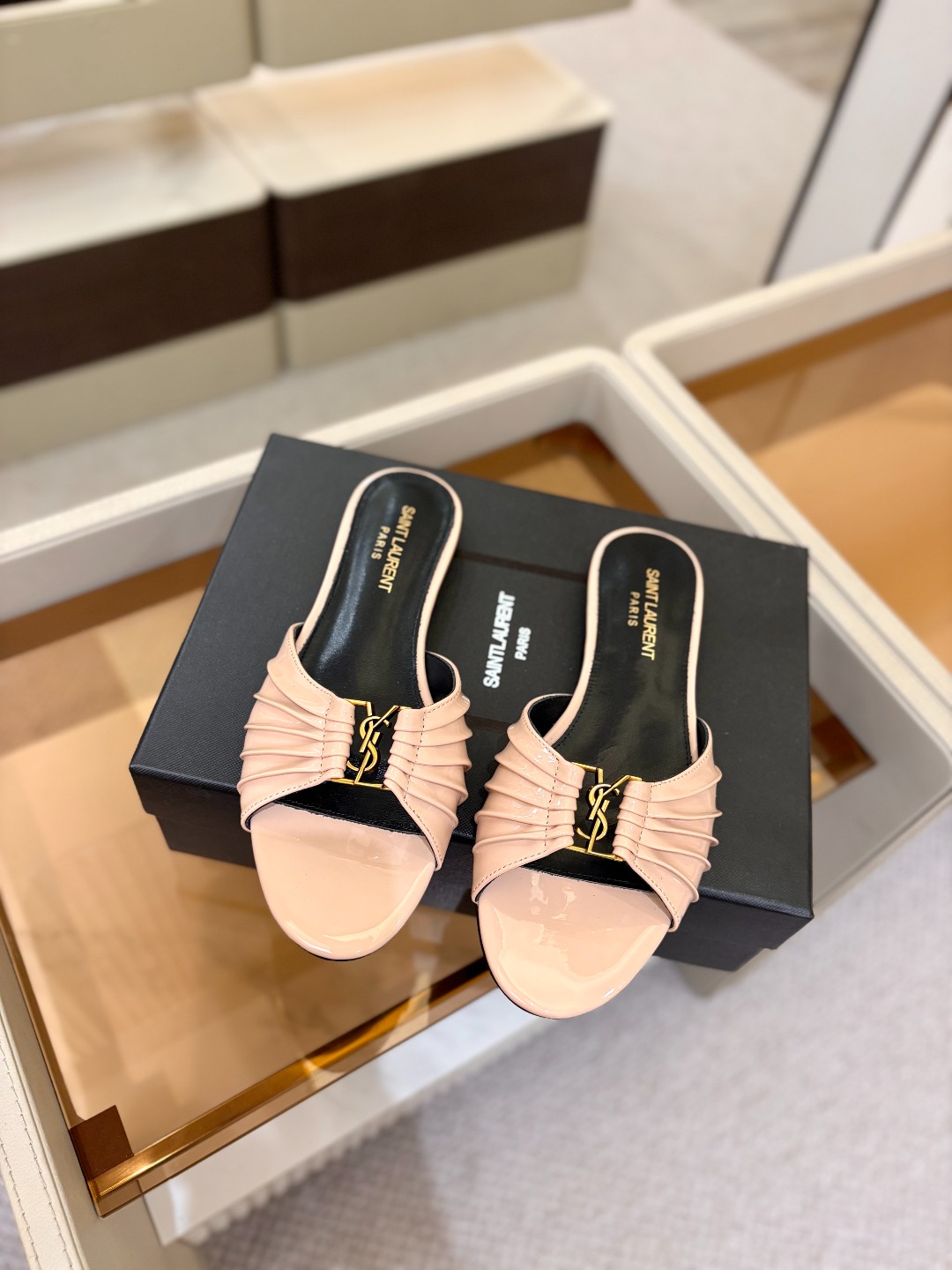 YSL「SAINT LAURENT*」  夏季新品 金属头优雅大气拖鞋——————————全新春夏系列 