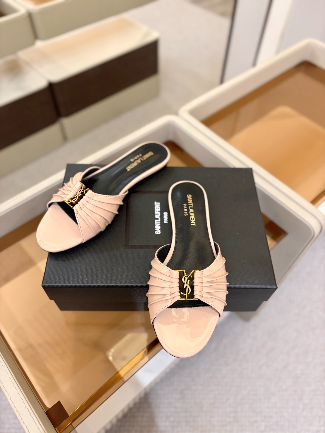YSL「SAINT LAURENT*」  夏季新品 金属头优雅大气拖鞋——————————全新春夏系列 