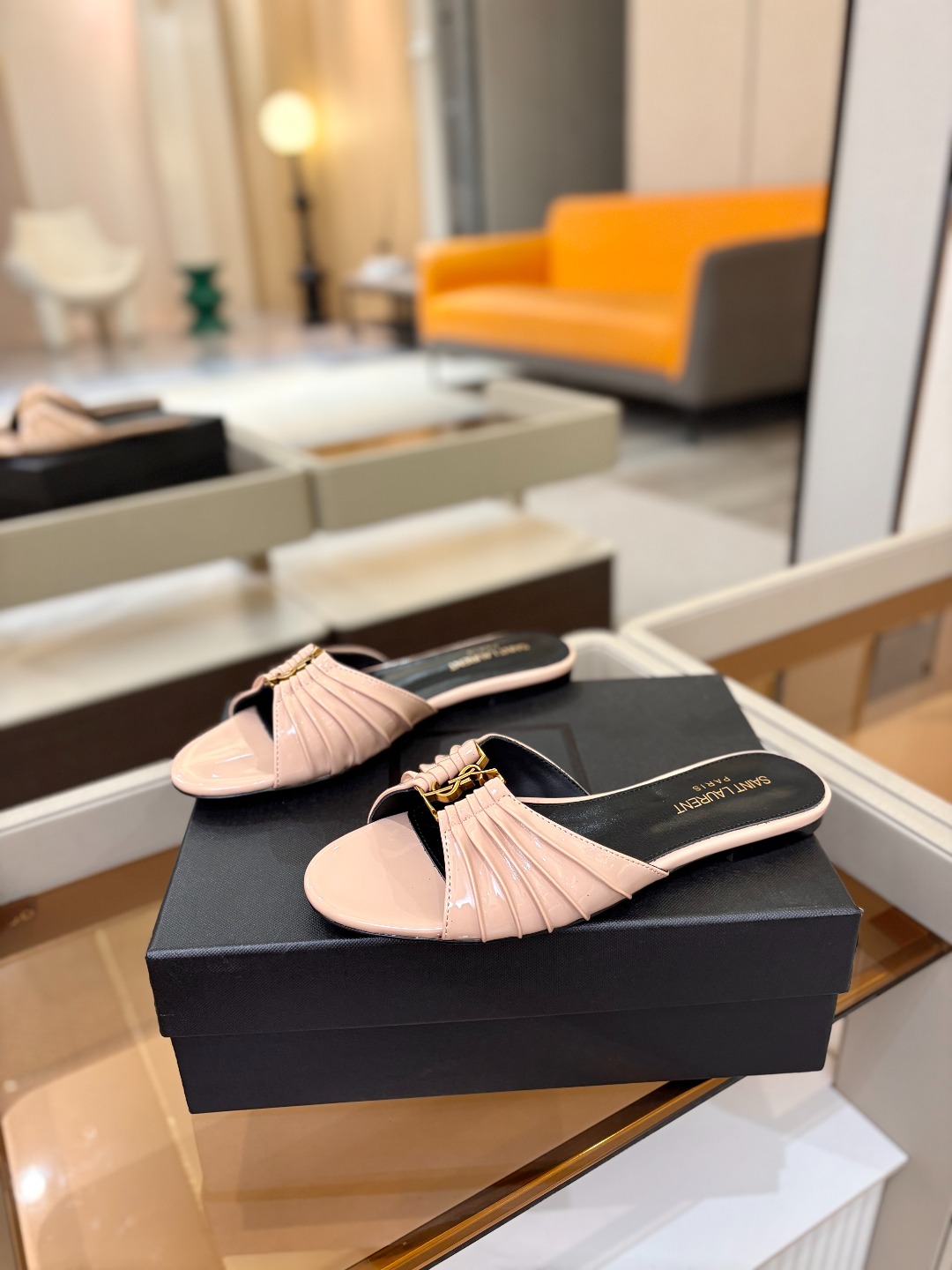 YSL「SAINT LAURENT*」  夏季新品 金属头优雅大气拖鞋——————————全新春夏系列 
