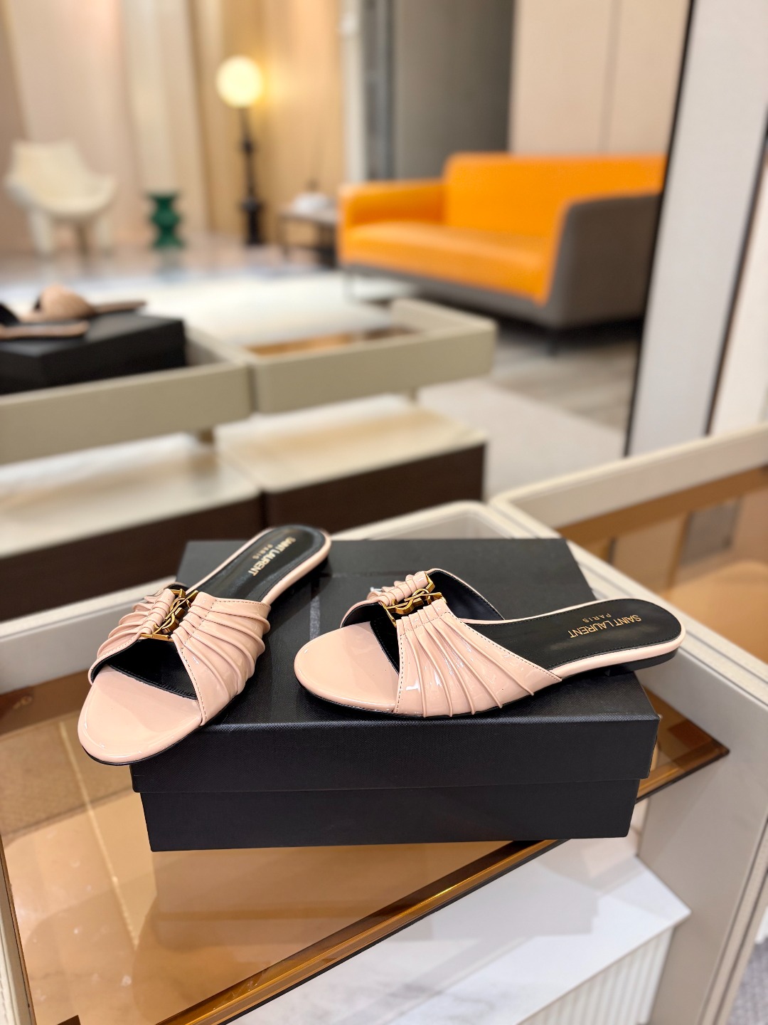 YSL「SAINT LAURENT*」  夏季新品 金属头优雅大气拖鞋——————————全新春夏系列 