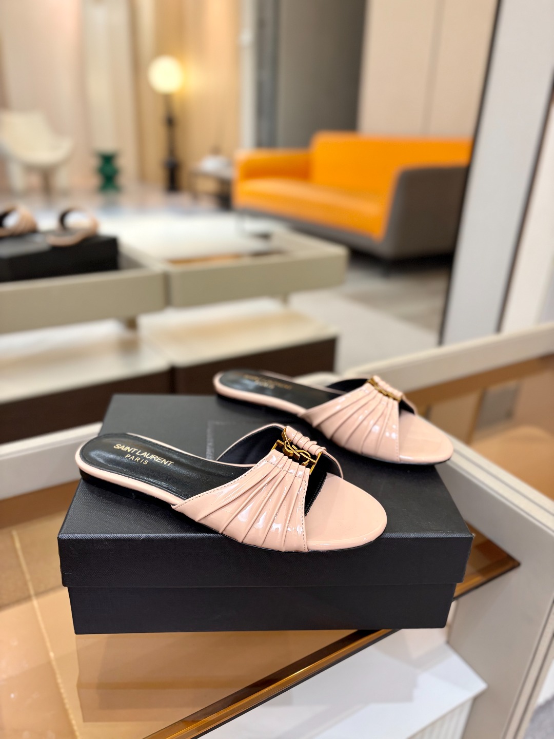 YSL「SAINT LAURENT*」  夏季新品 金属头优雅大气拖鞋——————————全新春夏系列 