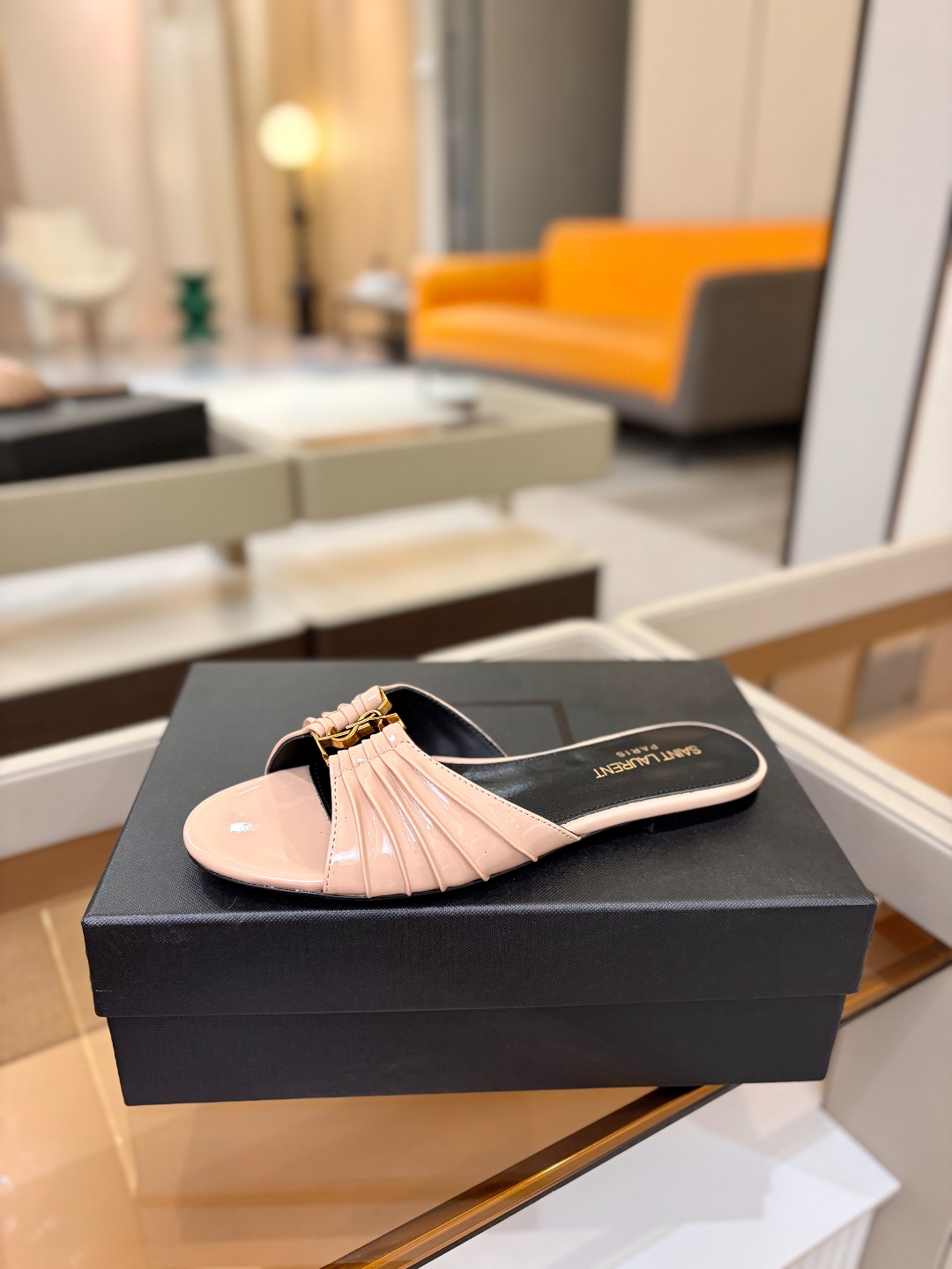 YSL「SAINT LAURENT*」  夏季新品 金属头优雅大气拖鞋——————————全新春夏系列 