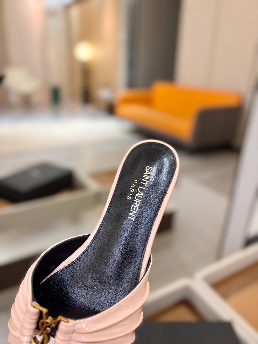 YSL「SAINT LAURENT*」  夏季新品 金属头优雅大气拖鞋——————————全新春夏系列 