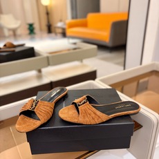 YSL「SAINT LAURENT*」 夏季新品 金属头优雅大气拖鞋——————————全新春夏系列 YSL「SAINT LAURENT*」 夏季新品 金属头优雅大气拖鞋——————————全新春夏系列