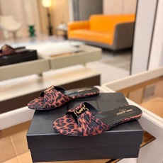 YSL「SAINT LAURENT*」 夏季新品 金属头优雅大气拖鞋——————————全新春夏系列 YSL「SAINT LAURENT*」 夏季新品 金属头优雅大气拖鞋——————————全新春夏系列