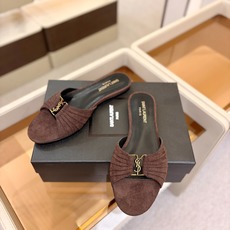YSL「SAINT LAURENT*」 夏季新品 金属头优雅大气拖鞋——————————全新春夏系列 YSL「SAINT LAURENT*」 夏季新品 金属头优雅大气拖鞋——————————全新春夏系列