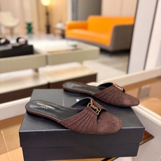 YSL「SAINT LAURENT*」 夏季新品 金属头优雅大气拖鞋——————————全新春夏系列 YSL「SAINT LAURENT*」 夏季新品 金属头优雅大气拖鞋——————————全新春夏系列
