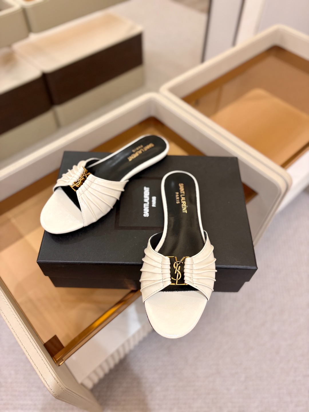 YSL「SAINT LAURENT*」  夏季新品 金属头优雅大气拖鞋——————————全新春夏系列 