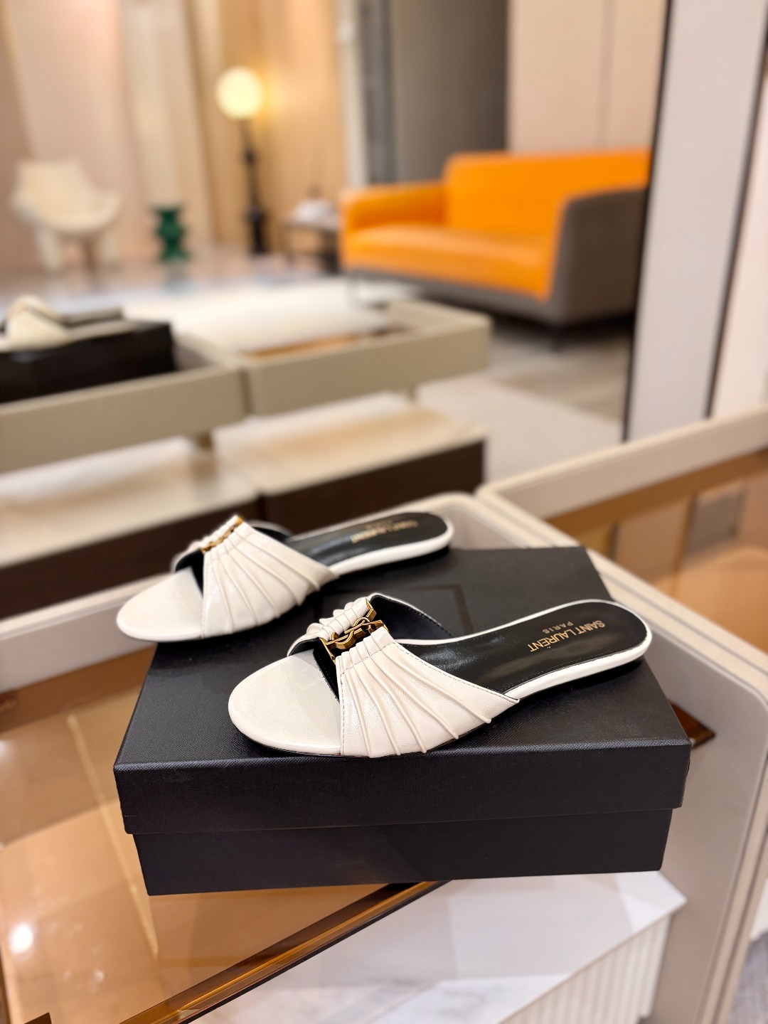 YSL「SAINT LAURENT*」  夏季新品 金属头优雅大气拖鞋——————————全新春夏系列 