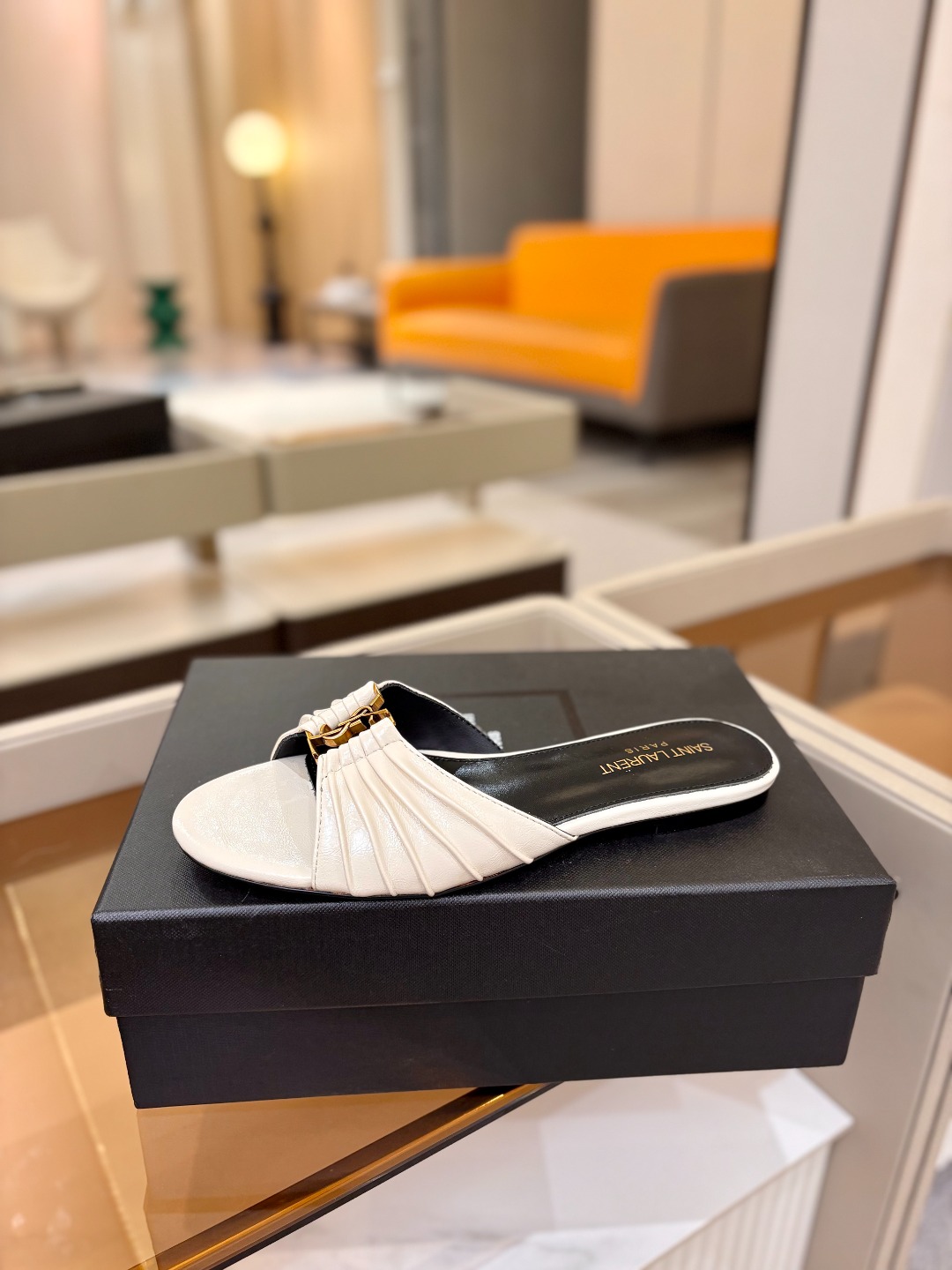 YSL「SAINT LAURENT*」  夏季新品 金属头优雅大气拖鞋——————————全新春夏系列 