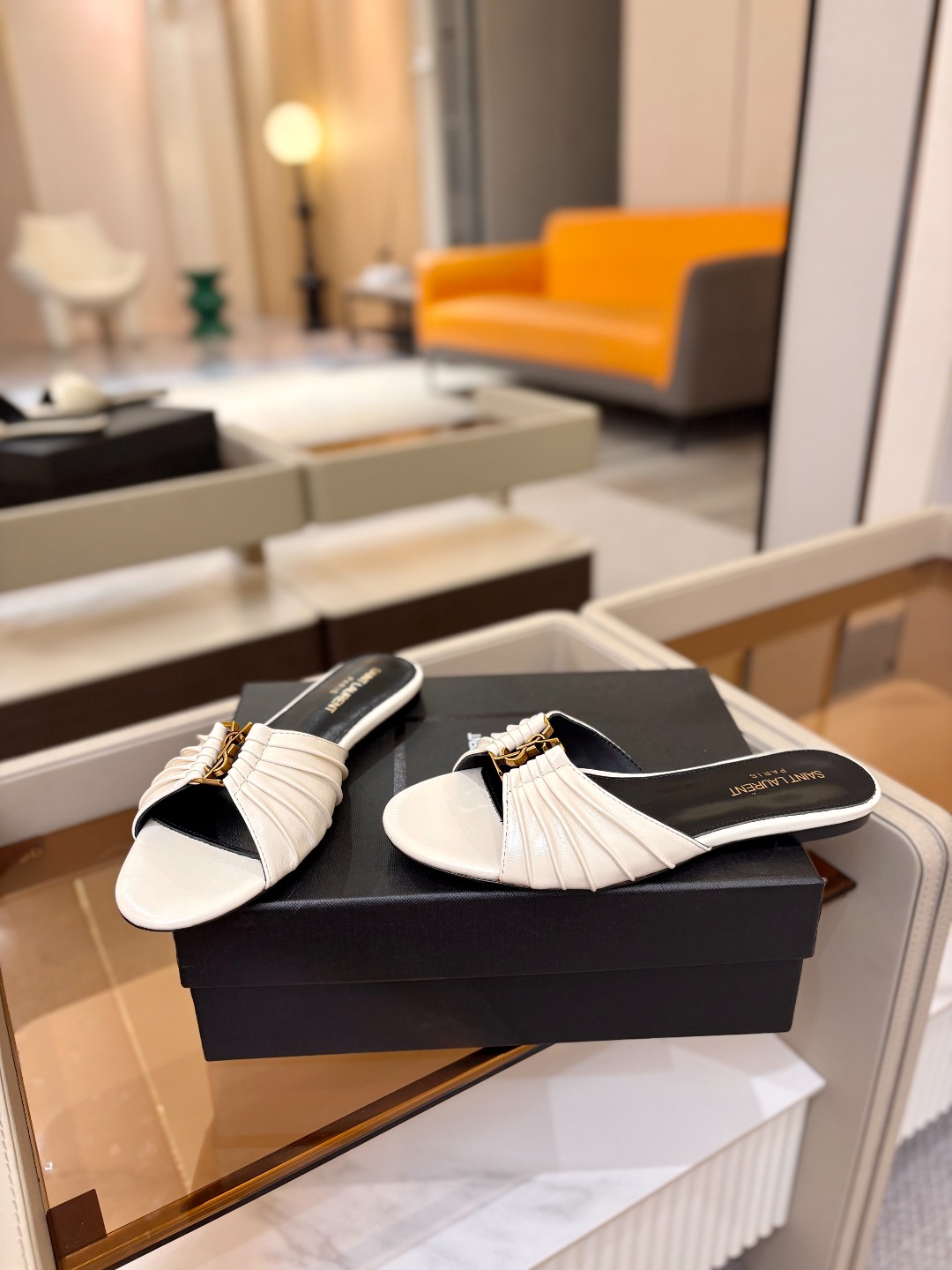 YSL「SAINT LAURENT*」  夏季新品 金属头优雅大气拖鞋——————————全新春夏系列 