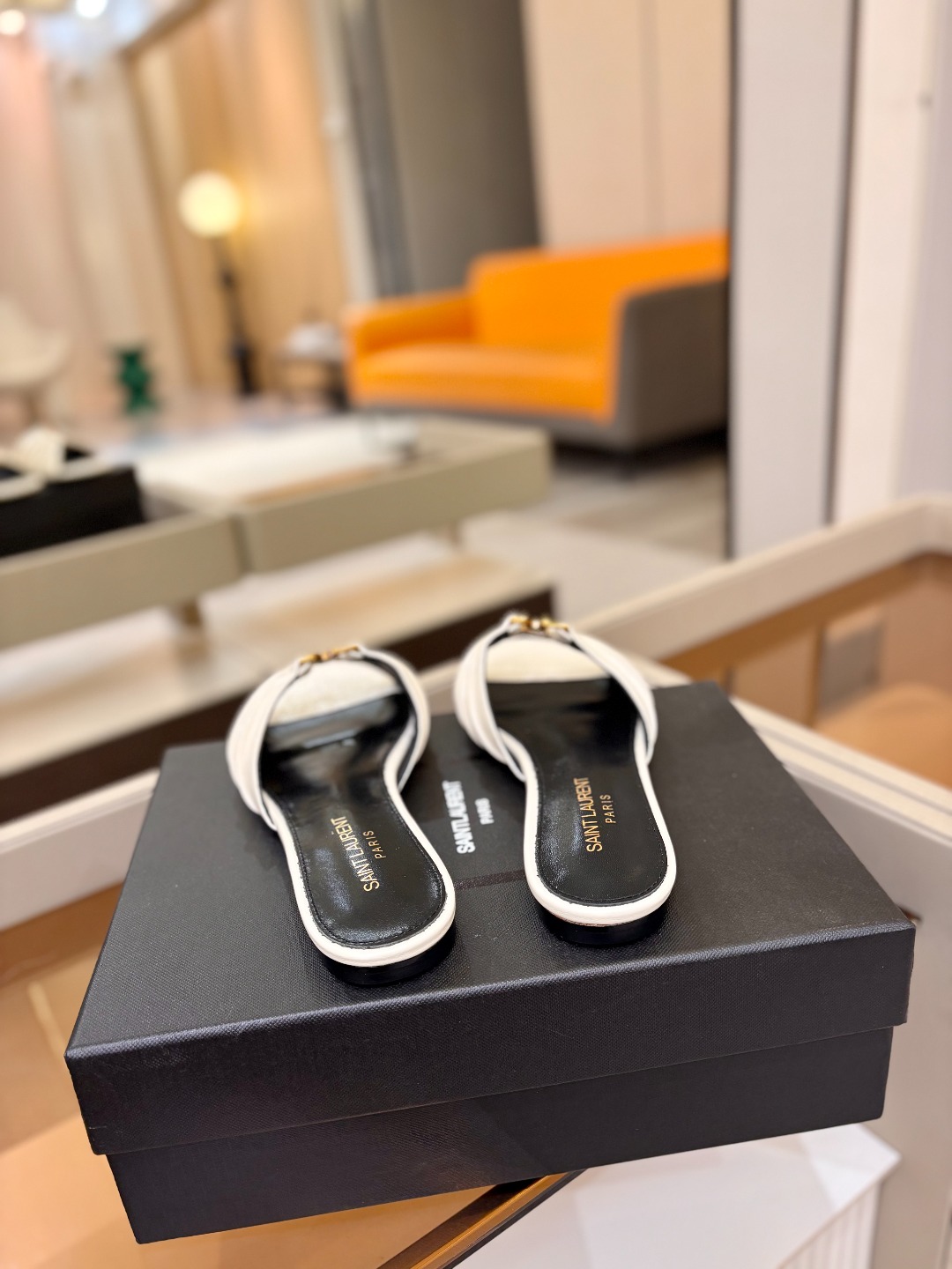 YSL「SAINT LAURENT*」  夏季新品 金属头优雅大气拖鞋——————————全新春夏系列 