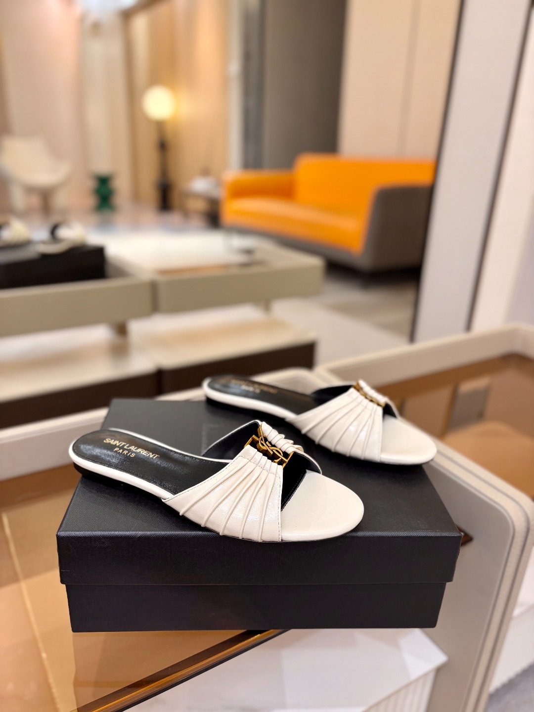 YSL「SAINT LAURENT*」  夏季新品 金属头优雅大气拖鞋——————————全新春夏系列 