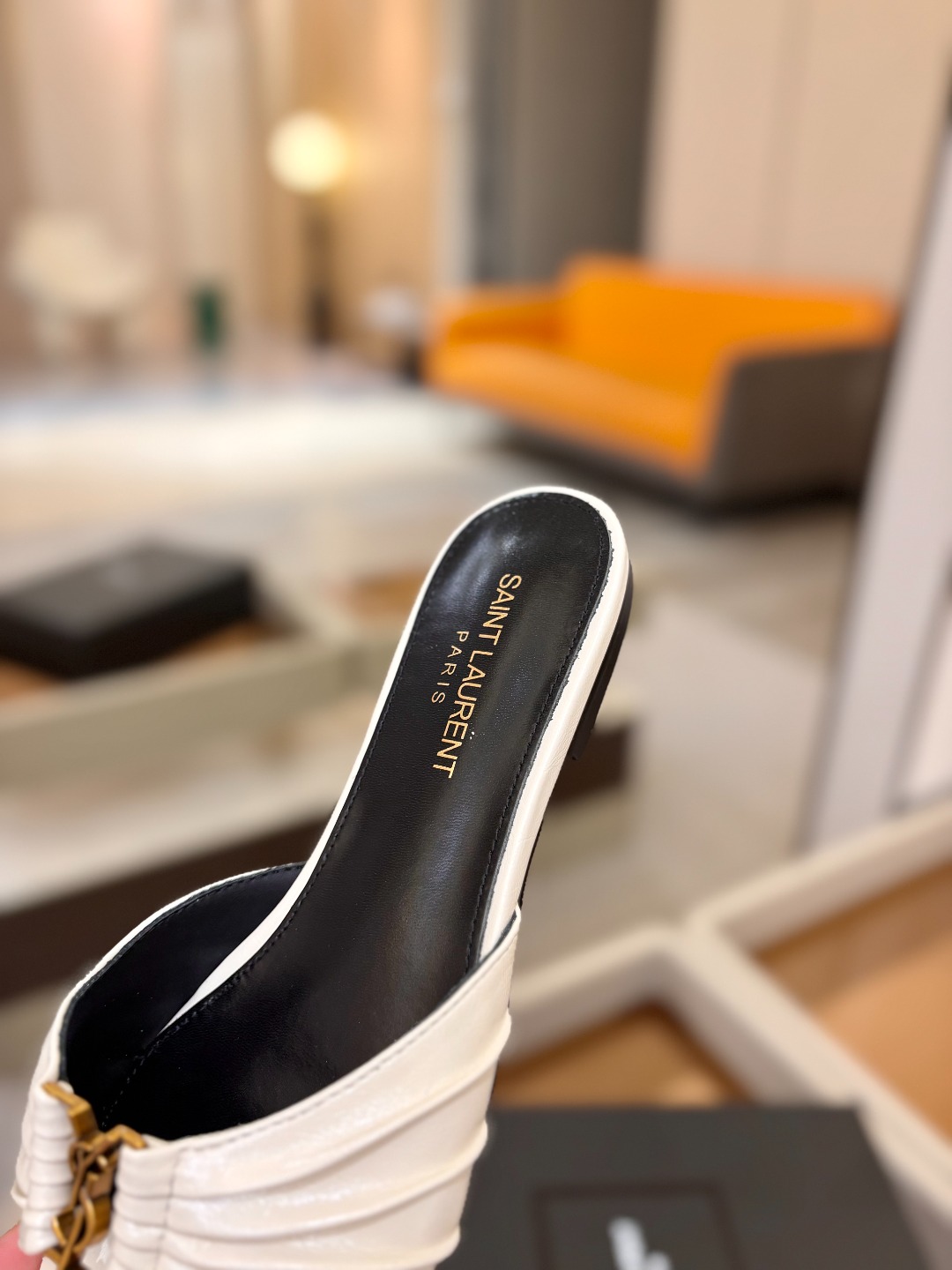 YSL「SAINT LAURENT*」  夏季新品 金属头优雅大气拖鞋——————————全新春夏系列 