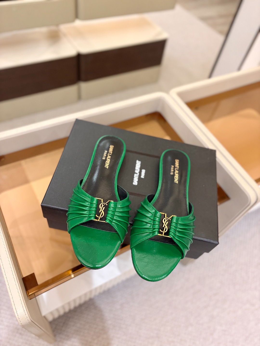 YSL「SAINT LAURENT*」  夏季新品 金属头优雅大气拖鞋——————————全新春夏系列 