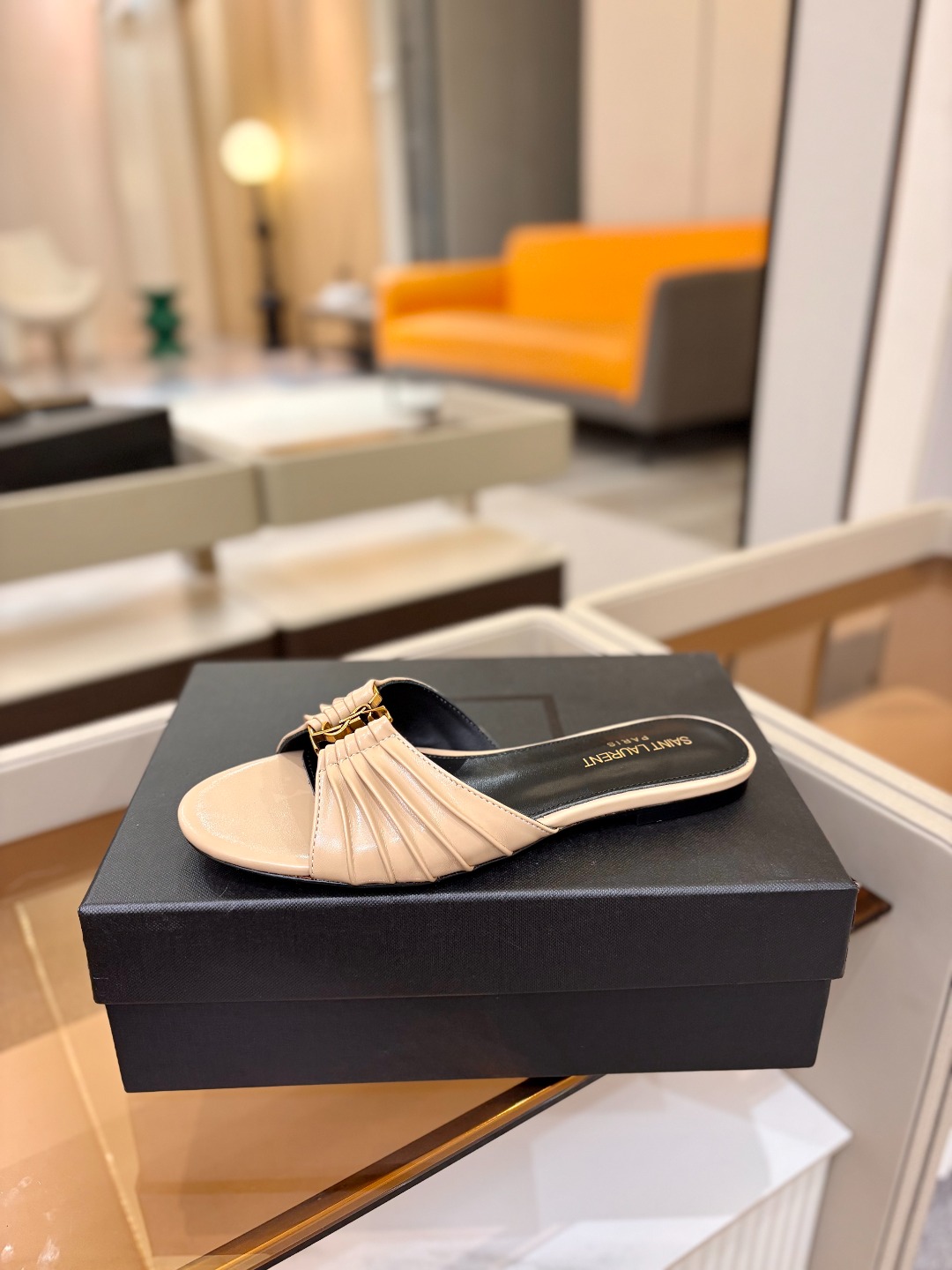 YSL「SAINT LAURENT*」  夏季新品 金属头优雅大气拖鞋——————————全新春夏系列 
