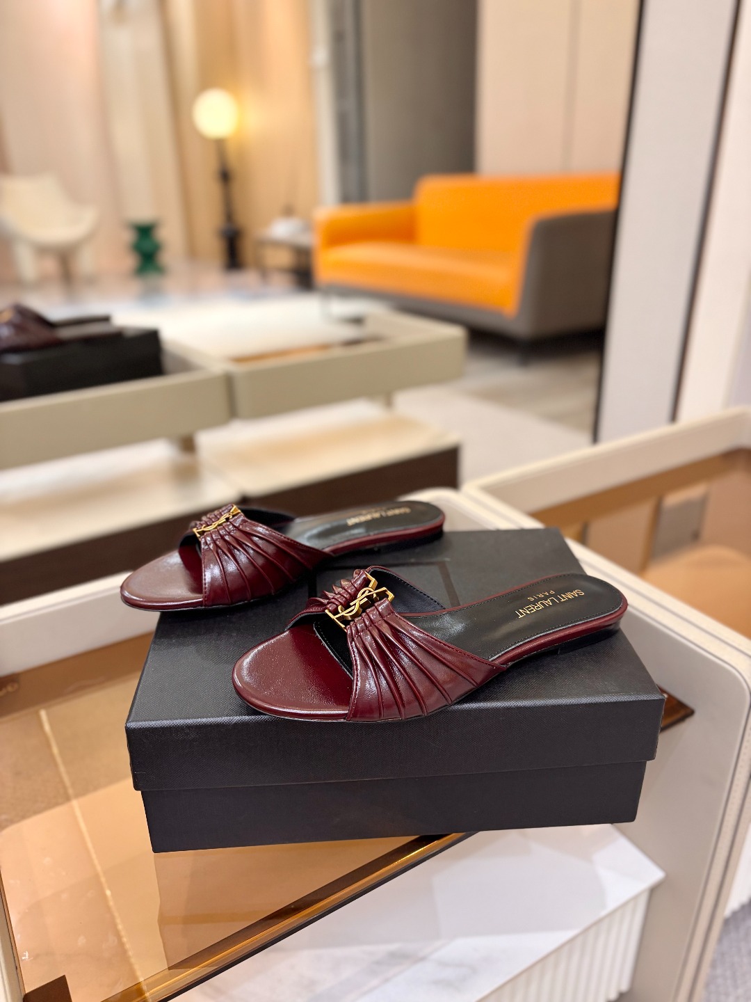 YSL「SAINT LAURENT*」  夏季新品 金属头优雅大气拖鞋——————————全新春夏系列 