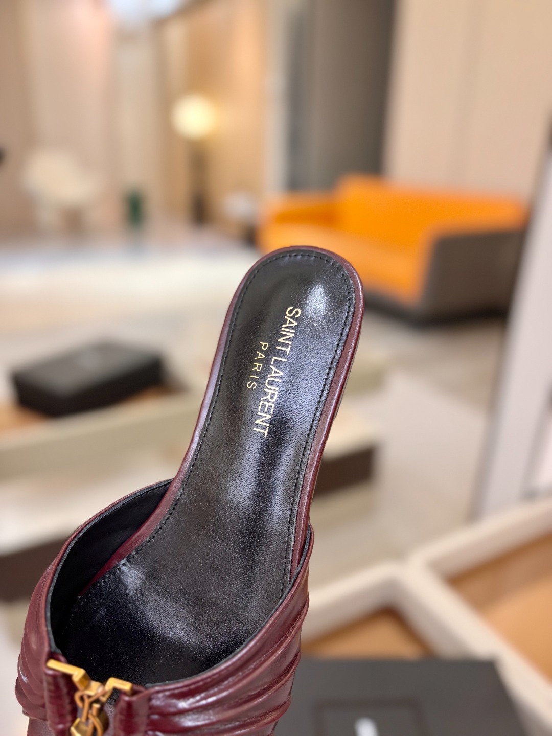 YSL「SAINT LAURENT*」  夏季新品 金属头优雅大气拖鞋——————————全新春夏系列 