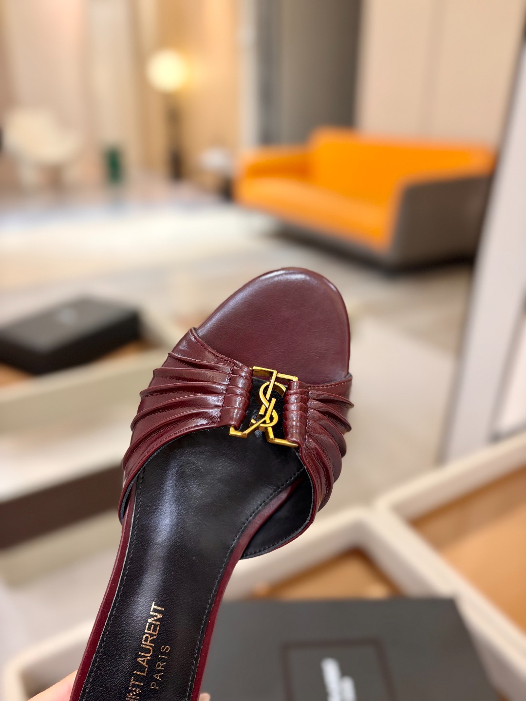YSL「SAINT LAURENT*」  夏季新品 金属头优雅大气拖鞋——————————全新春夏系列 