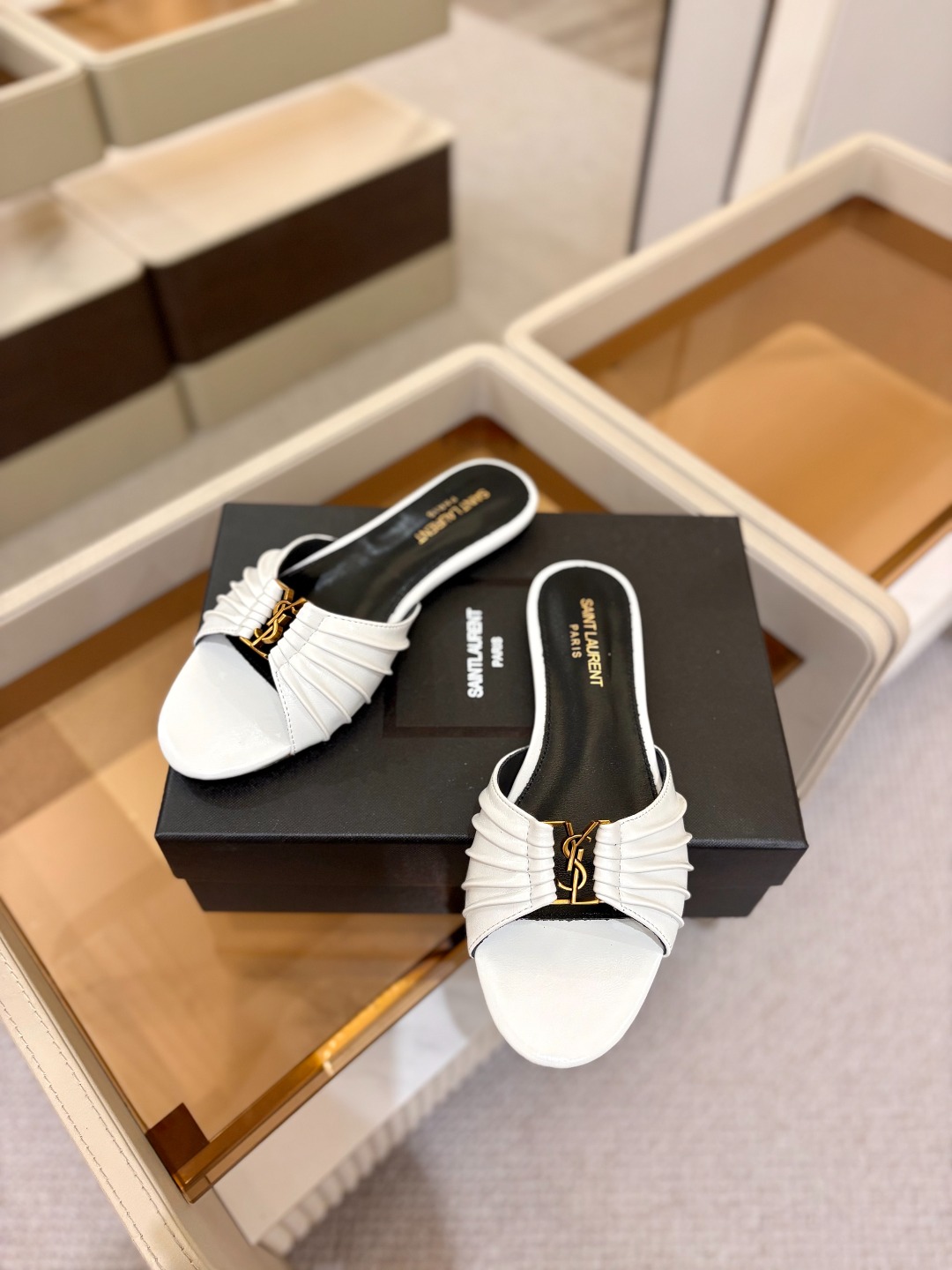 YSL「SAINT LAURENT*」  夏季新品 金属头优雅大气拖鞋——————————全新春夏系列 