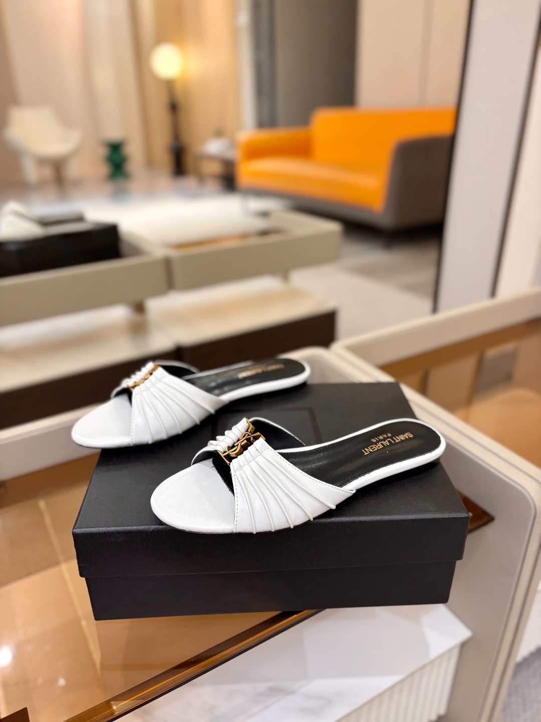 YSL「SAINT LAURENT*」  夏季新品 金属头优雅大气拖鞋——————————全新春夏系列 