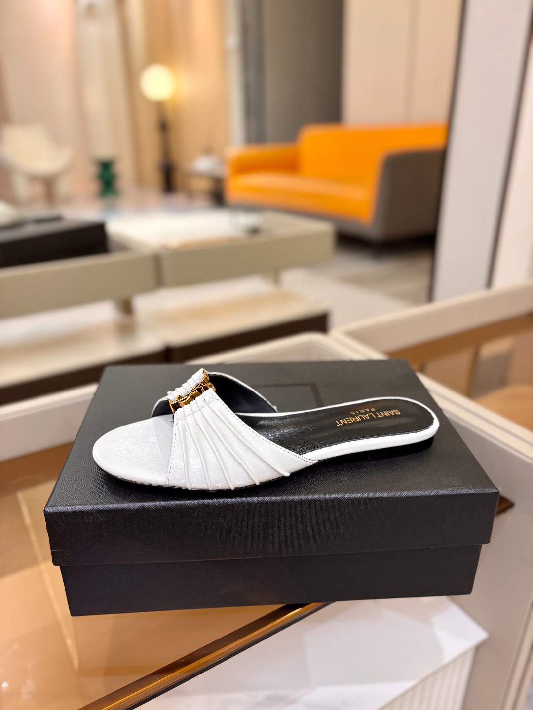 YSL「SAINT LAURENT*」  夏季新品 金属头优雅大气拖鞋——————————全新春夏系列 