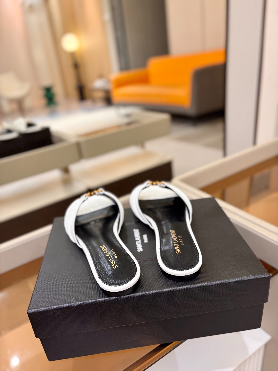 YSL「SAINT LAURENT*」  夏季新品 金属头优雅大气拖鞋——————————全新春夏系列 