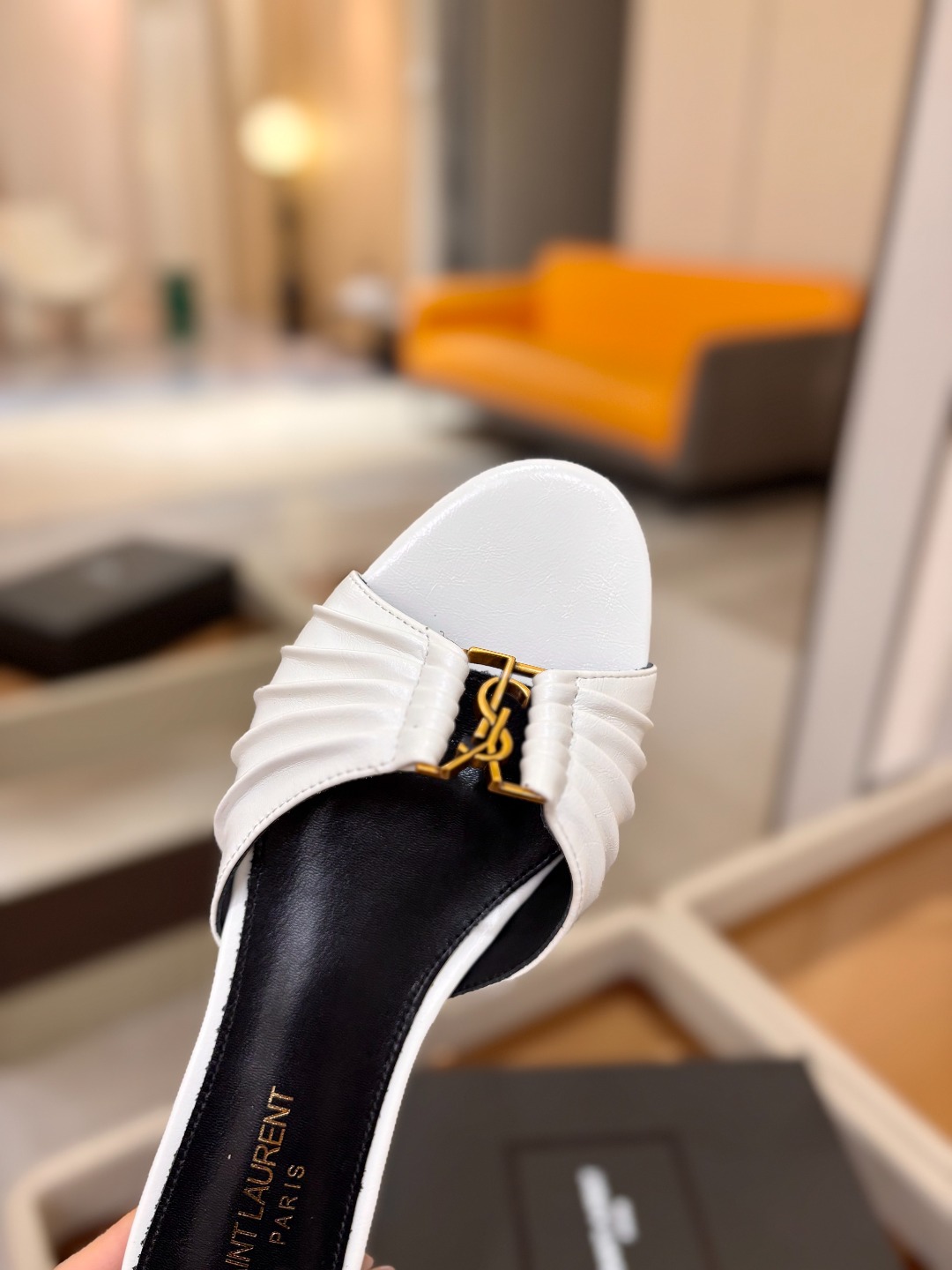 YSL「SAINT LAURENT*」  夏季新品 金属头优雅大气拖鞋——————————全新春夏系列 
