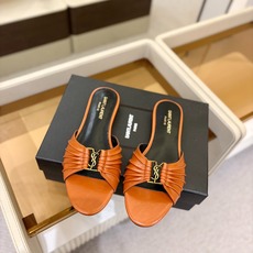 YSL「SAINT LAURENT*」 夏季新品 金属头优雅大气拖鞋——————————全新春夏系列 YSL「SAINT LAURENT*」 夏季新品 金属头优雅大气拖鞋——————————全新春夏系列
