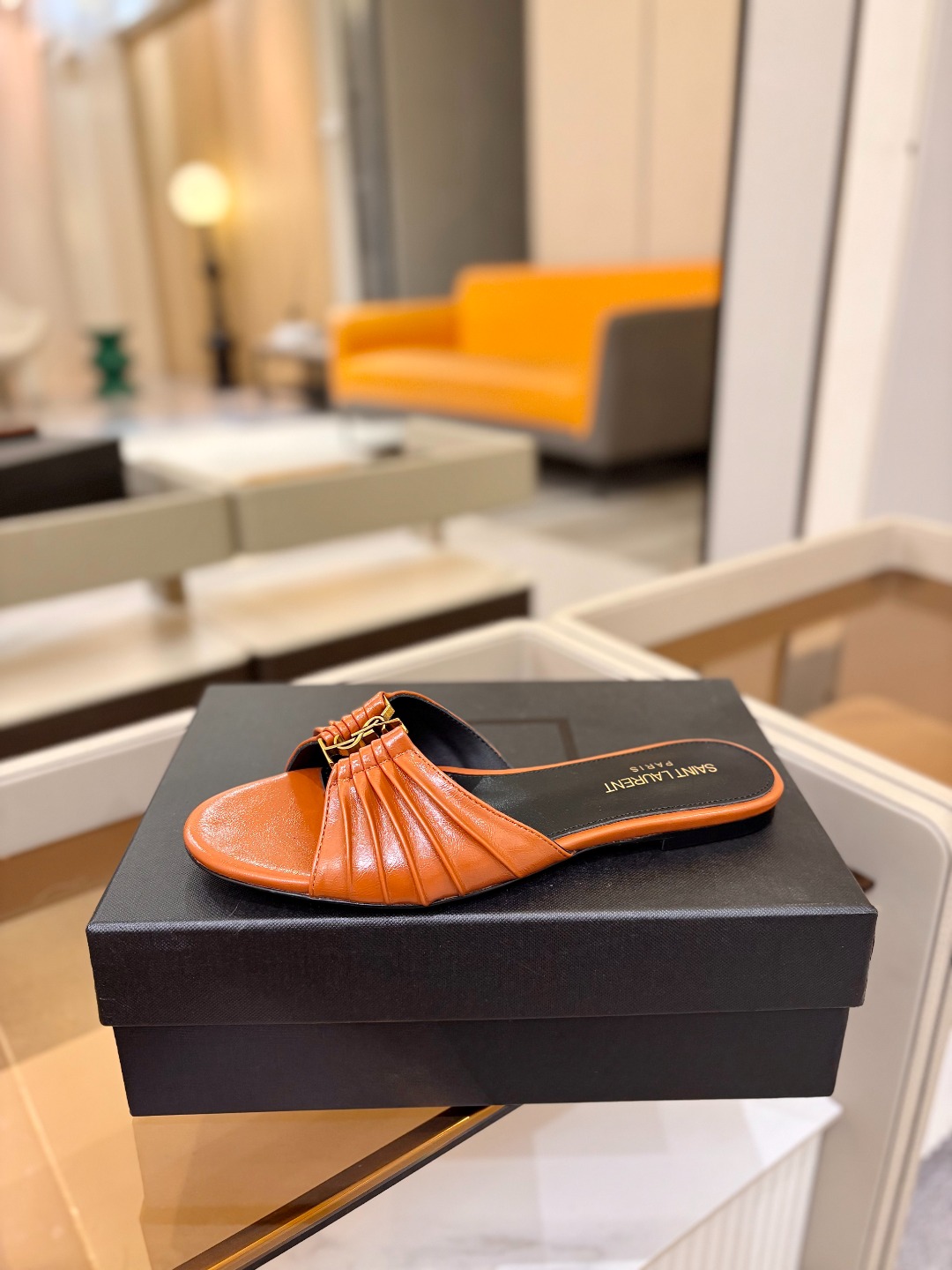 YSL「SAINT LAURENT*」  夏季新品 金属头优雅大气拖鞋——————————全新春夏系列 
